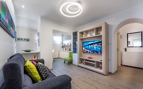 Apartments Dujmic - 50M From The Sea With Private Parking