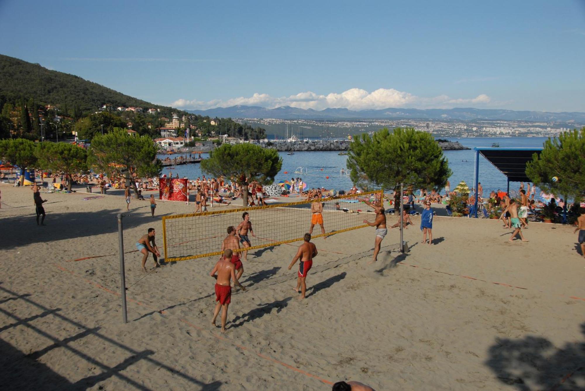 Apartments Dujmic - 50M From The Sea With Private Parking Ičići Exterior foto