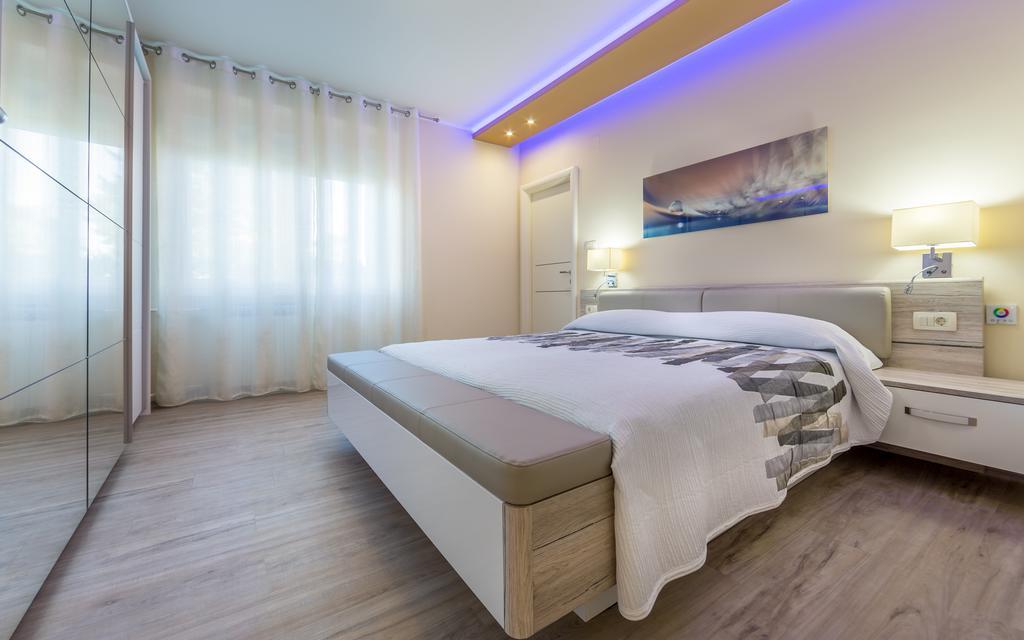Apartments Dujmic - 50M From The Sea With Private Parking Ičići Exterior foto