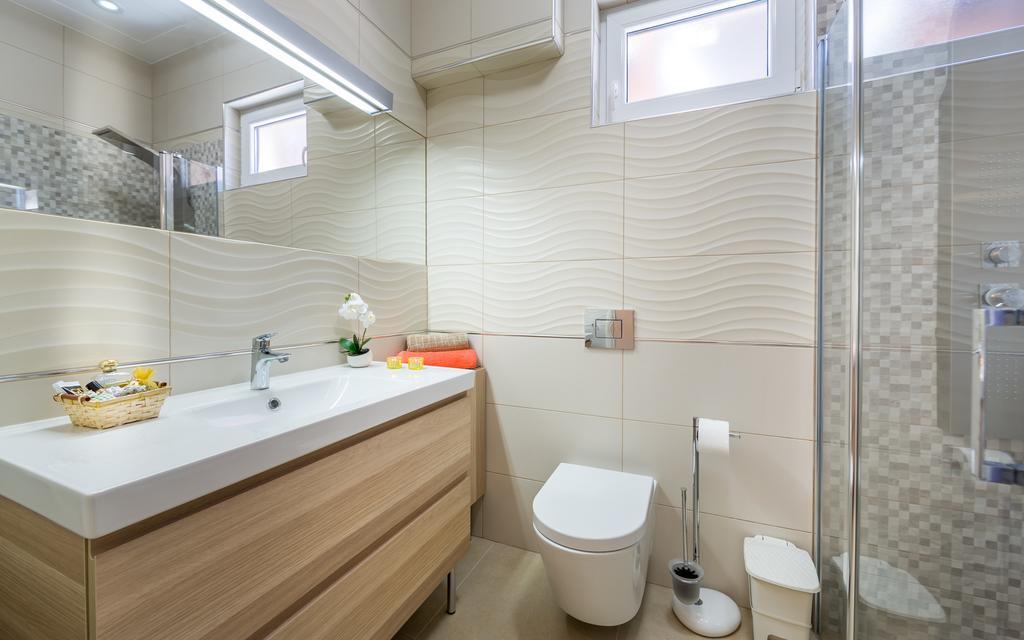 Apartments Dujmic - 50M From The Sea With Private Parking Ičići Exterior foto