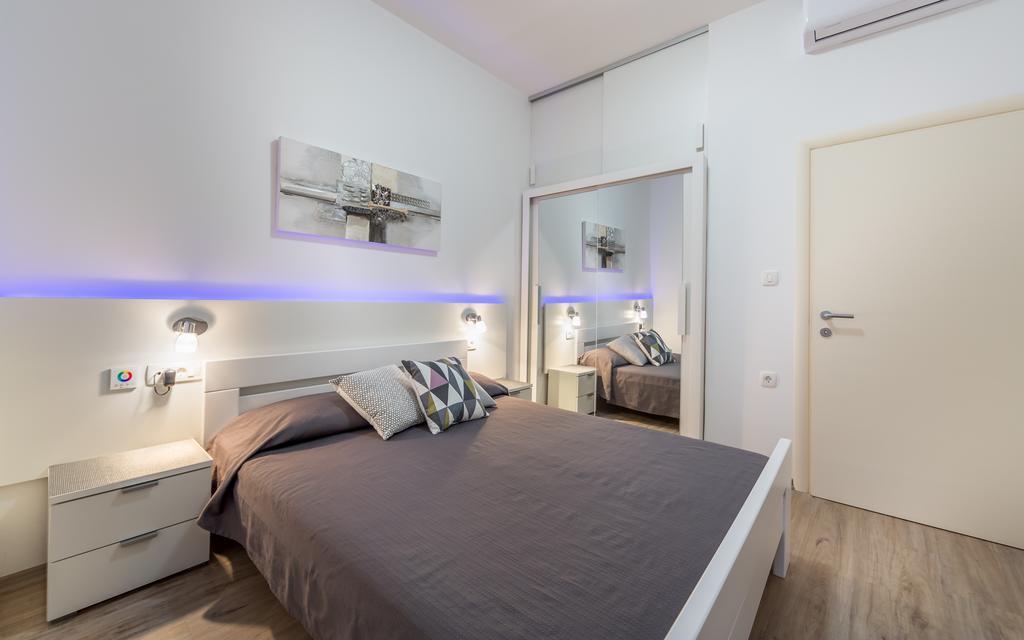 Apartments Dujmic - 50M From The Sea With Private Parking Ičići Exterior foto