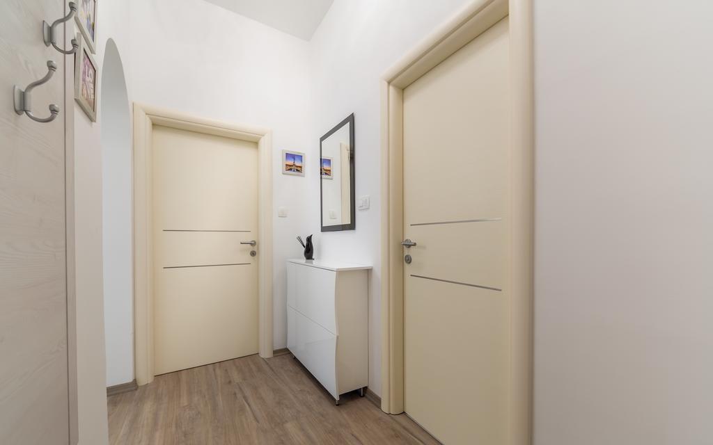 Apartments Dujmic - 50M From The Sea With Private Parking Ičići Exterior foto