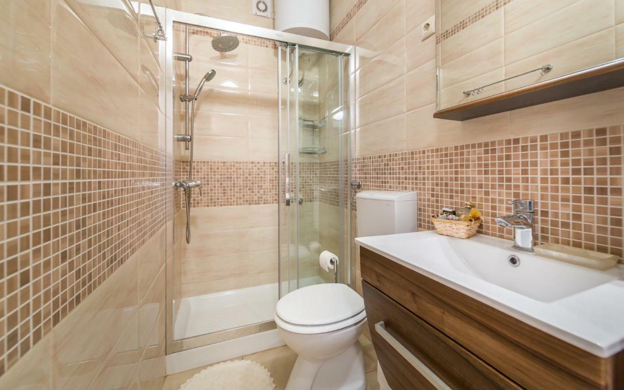 Apartments Dujmic - 50M From The Sea With Private Parking Ičići Exterior foto